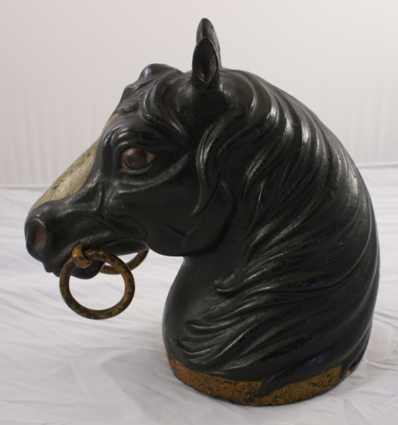 Horse Head w/ Double Ring Hitching Post