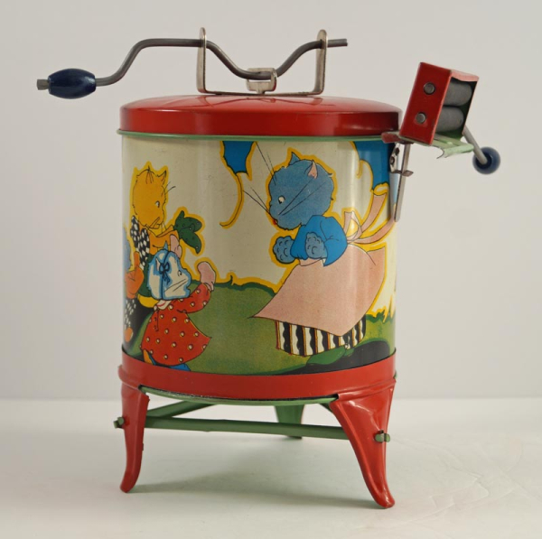 Antique Kittens Washer Machine Tin Toy